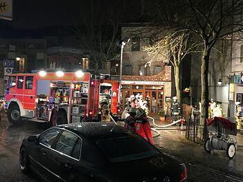 Am Mittwochabend ist es zum Brand einer Dachgeschosswohnung in Hof gekommen. Foto: News5/Fricke.