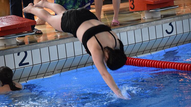 Start beim Kreisschwimmfest in Neustadt Foto: Daniela Pondelicek