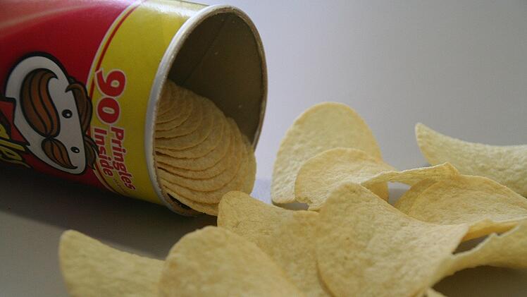 Chips, Schokolade und Fertiggerichte zählen zu den hochverarbeiteten Lebensmitteln.