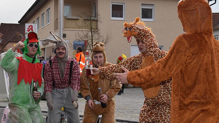 Viel zu sehen gab es beim Faschingszug in Burkardroth. Foto: Kathrin Kupka-Hahn