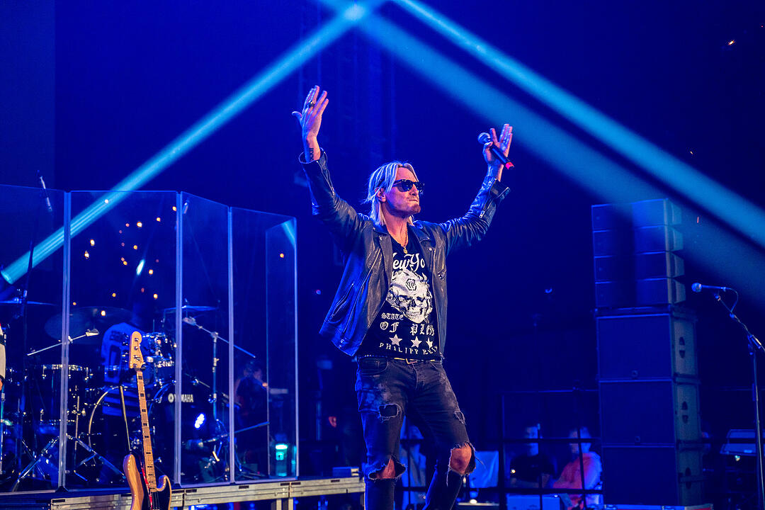 Ricchi e Poveri, Gemelli Diversi, Pino Barone Band, u.v.m.