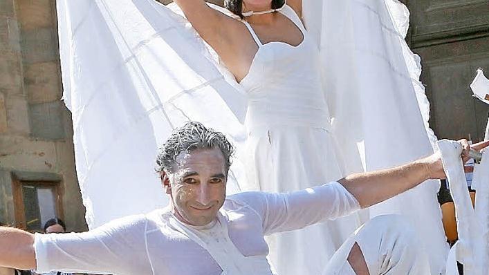 An allen Ecken und Enden des Bamberger Stadtkerns verzauberten am Wochenende Gruppen und Solisten das Publikum wie hier, am Grünen Markt. Foto: Harald Rieger