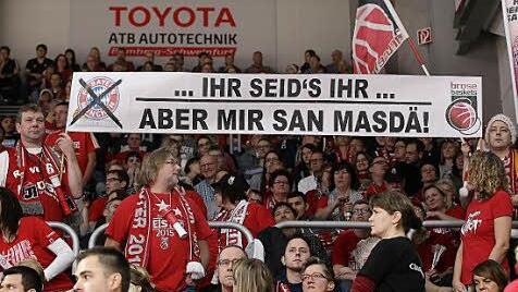 Die Duelle mit den Bayern aus München sind für die Freaks immer etwas ganz Besonderes. Deshalb werden Siege gegen den Erzrivalen in der Frankenhölle ausgiebig gefeiert. Fotos: sportpress