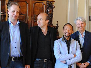 Führungscrew für die Übergangszeit: Verwaltungsdirektor Fritz Frömming, Generalmusikdirektor Roland Kluttig, Ballettchef Mark McClain und Schauspieldirektor Matthias Straub.  Foto: Carolin Herrmann
