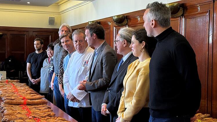 Baguette-Wettstreit in Paris - Sieger backt f&uuml;r den &Eacute;lys&eacute;e