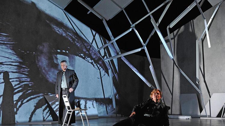 Richard Wagners "Parsifal" feierte Premiere am Landestheater Coburg. Szene aus dem 1. Akt der Neuinszenierung von Jakob Peters-MesserFoto: Andrea Kremper