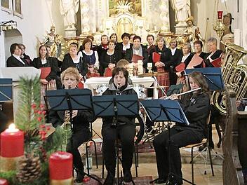 Die Bramberger Musikanten und der Landfrauenchor aus dem Landkreis überzeugten als homogene Ensembles. Foto: Eckehard Kiesewetter