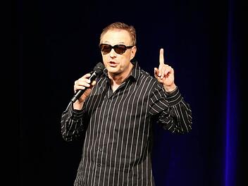 Josef Hader sorgte im ausverkauften Hegelsaal in Bamberg für satirische Unterhaltung. Foto: Matthias Hoch