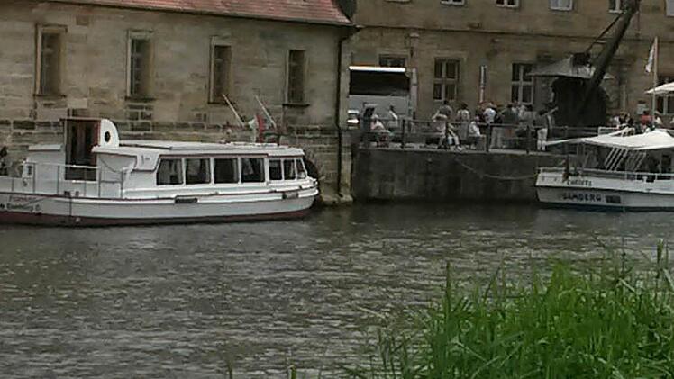 Das Motorschiff "Franken" liegt an der ehemaligen Fleischhalle "Am Kranen" vor Anker. Foto: Redaktion
