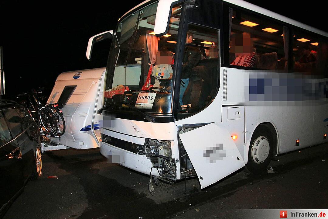 Unfall mit Reisebus auf der A73