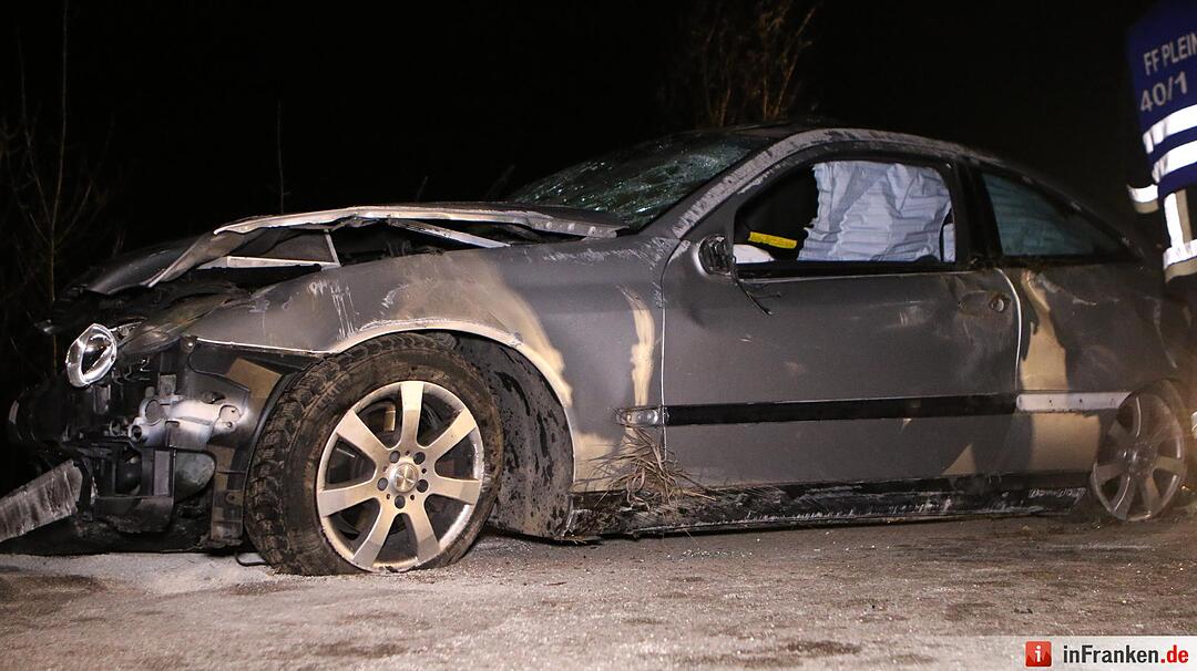 Auto überschlägt sich bei Ellingen