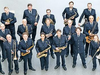 Die Berufsmusiker der Big Band des Bundespolizeiorchesters Foto: PR