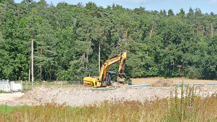 Bei Beutelsdorf wird ein Regenüberlaufbecken gebaut. Jetzt ist auch ein neuer Netzanschluss erforderlich.