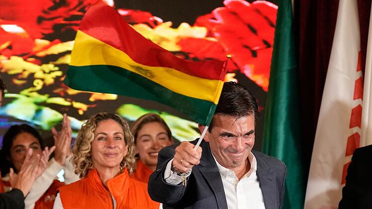 Ende der linken Ära in Bolivien: Paz gewinnt Präsidentenwahl