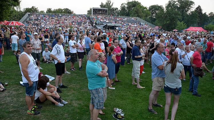 Festival-Atmospräre im Luitpoldpark. Foto: Peter Rauch