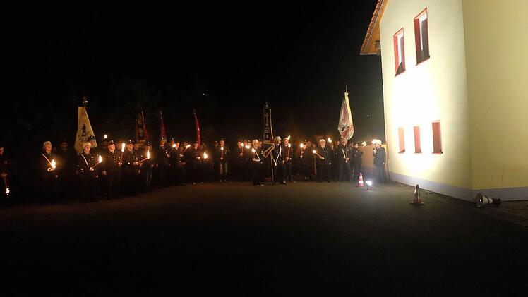 Fackelzug der Feuerwehr Diebach  Foto: Gerd Schaar