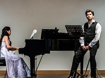 Die Pianistin Kyoko Frank und der Bariton Franz Xaver Schlecht als Rezitator gestalteten das Stipendiatenkonzert des Richard-Wagner-Verbands Coburg.Jochen Berger