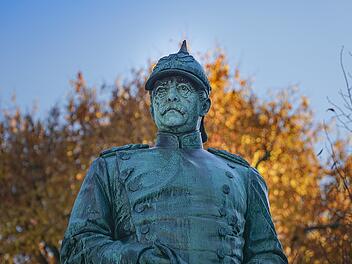 Bismarck: In Hof durch einen Turm geehrt.