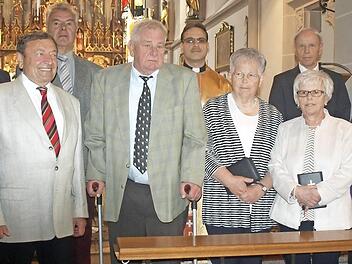 65 Jahre ist es her, dass diese Männer und Frauen ihre erste heilige Kommunion feierten.