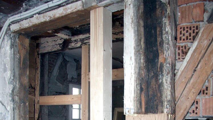 Der massive Eichenbalken wurde zu einer nicht bekannten Zeit eingesetzt.Richard Sänger