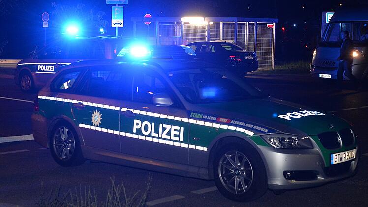 Polizeiauto und Blaulicht (4)