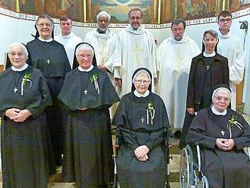Die Professjubilare mit Domkapitular Norbert Jung Foto: Gerd Klemenz
