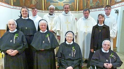 Die Professjubilare mit Domkapitular Norbert Jung Foto: Gerd Klemenz