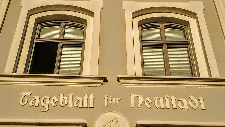 Schriftzug am einstigen Verlagsgebäude, der heutigen "Kultur.Werk.Stadt"Foto: Jochen Berger