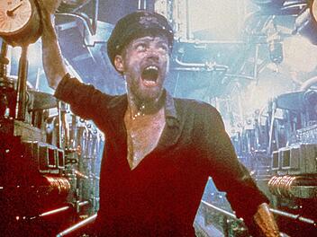 Das Boot - Director's Cut Zerstörer greifen an: Johann (Erwin Leder) bringt die Maschinen der U-96 auf Hochtouren.
