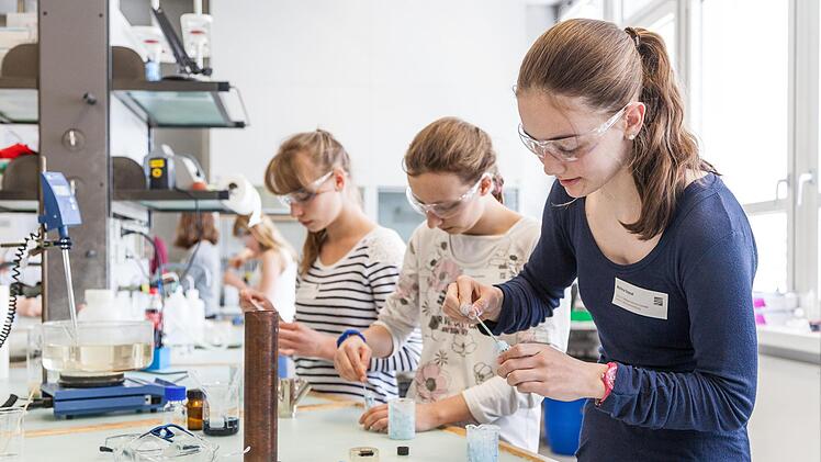 Am Girls‘ Day können Mädchen in die unterschiedlichsten Berufsfelder hineinschnuppern und sich über Praktikums- und Ausbildungsplätze informieren. Foto: Kompetenzzentrum Technik-Diversity-Chancengleichheit e.V.