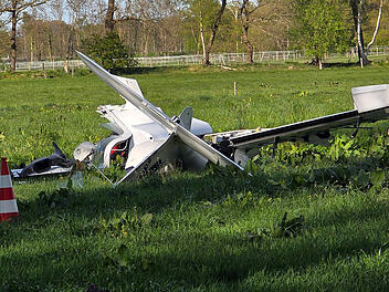 Pilot kommt beim Absturz von Kleinflugzeug ums Leben