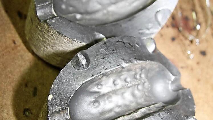 Die Gurkenform hat dicke Noppen und Warzen eingearbeitet, denn so sind Essiggurken eben. Fotos: Sonja Adam