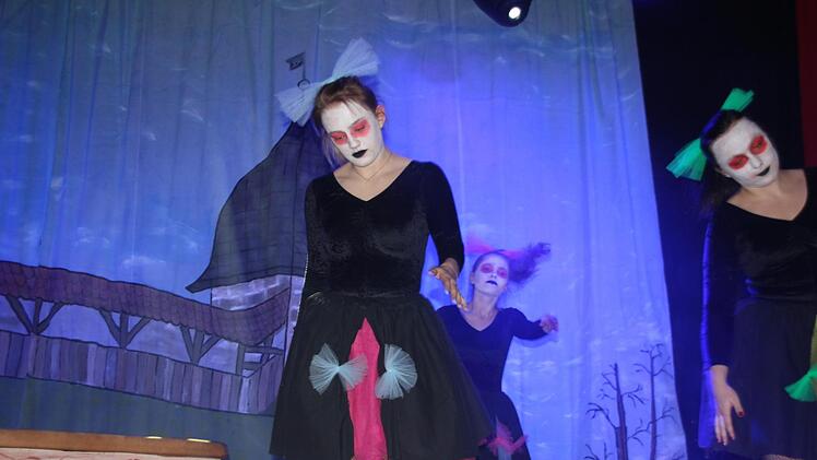 Sketche, Garden und allerlei Kurzweil gab's beim Kinderbüttenabend.Veronika Schadeck