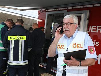 Kreisbrandrat Bernhard Ziegmann als örtlicher Einsatzleiter Foto: Barbara Herbst