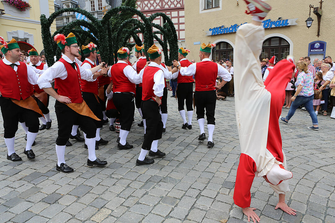 Eröffnung der Kulmbacher Bierwoche mit Büttnertanz und Bieranstich; Foto: Barbara Herbst
