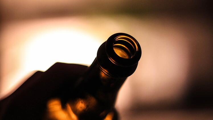 In Geldersheim hat ein Bewohner eines Anker-Zentrums seinen Mitbewohner mit einer abgebrochenen Glasflasche verletzt. Symbolfoto: Christopher Schulz