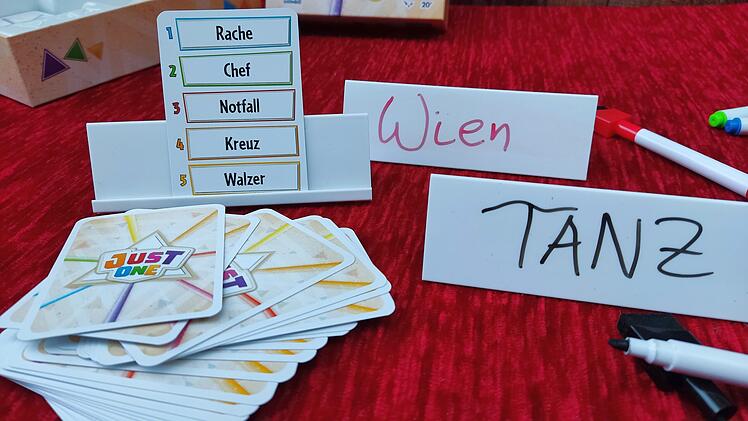 Spiele-Test Just One: Pflichtprogramm für jede Party