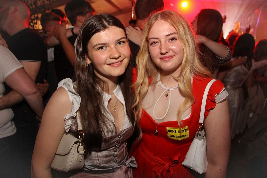 Gro&szlig;losnitz feiert!