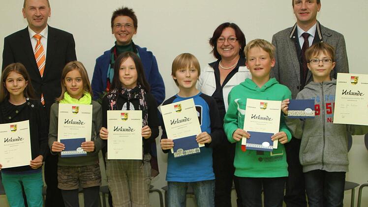 Dies Kinder belegten jeweils die ersten drei Plätze auf Kreisebene. Tolle Leistung!  Foto: Günther Geiling
