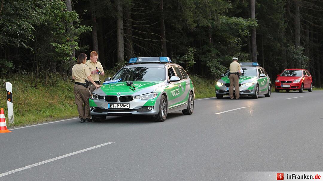 Kreis Bayreuth: Autofahrer erfasst Radler und verletzt ihn schwerst
