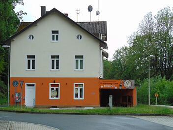 Gähnende Leere am Bahnhofsgebäude Gräfenberg, wo der "G-Punkt" beheimatet war. Foto: Petra Malbrich