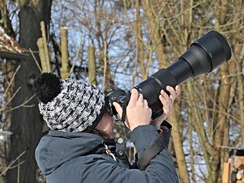 Ilona Platzer ist auch im Winter auf der Pirsch - hier mit dem Teleobjektiv. Foto: Helmut Will