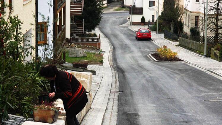 In der Kunreuther Badstraße beginnen jetzt die Verschönerungsarbeiten. Foto: Galster