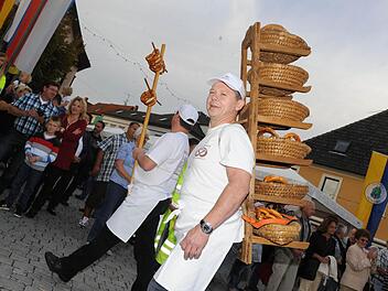 Der Bäckerfachverein bereichert auch den festlichen Einzug zum Korbmarkt-Auftakt Jahr für Jahr. Archivbild: Ronald Rinklef