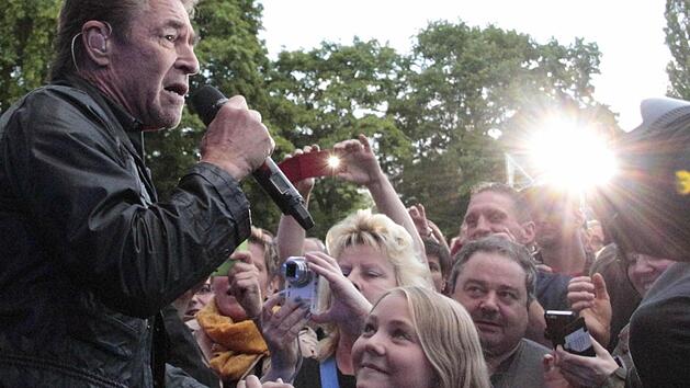 Peter Maffay. In Forchheim erlebten ihn seine treuen Fans hautnah. Foto: Josef Hofbauer