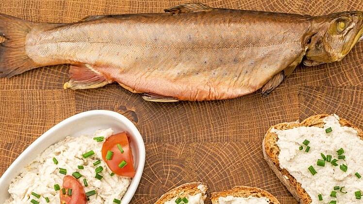 Rächerfischpastete ist eine Variante der kalten Fischküche. Foto: Frank Wunderatsch