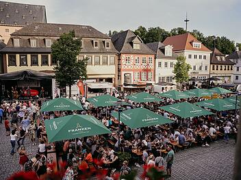 Lichtenfels: Mit Live-Musik, Flechtkulturlauf und CO. - Weinfest lockt auf Marktplatz