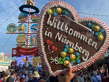 N&uuml;rnberger Herbstvolksfest 2024 er&ouml;ffnet - die sch&ouml;nsten Bilder