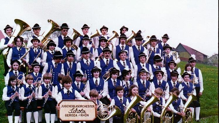 Das Gruppenfoto von 1977 zeigt den zahlreichen Nachwuchs. Foto: Archiv JBO Scholz