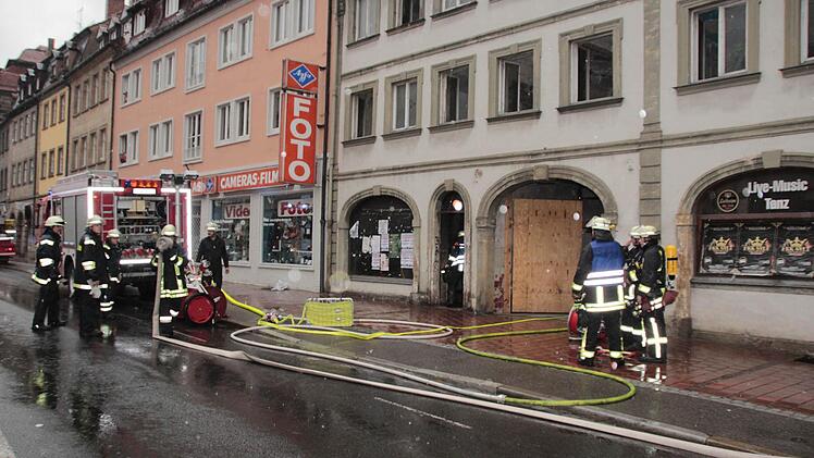 Der ehemalige Gasthof "Zum Roten Ochsen" war am frühen Sonntag Abend Einsatzort der Freiwilligen Feuerwehr. Foto: Ferdinand Merzbach